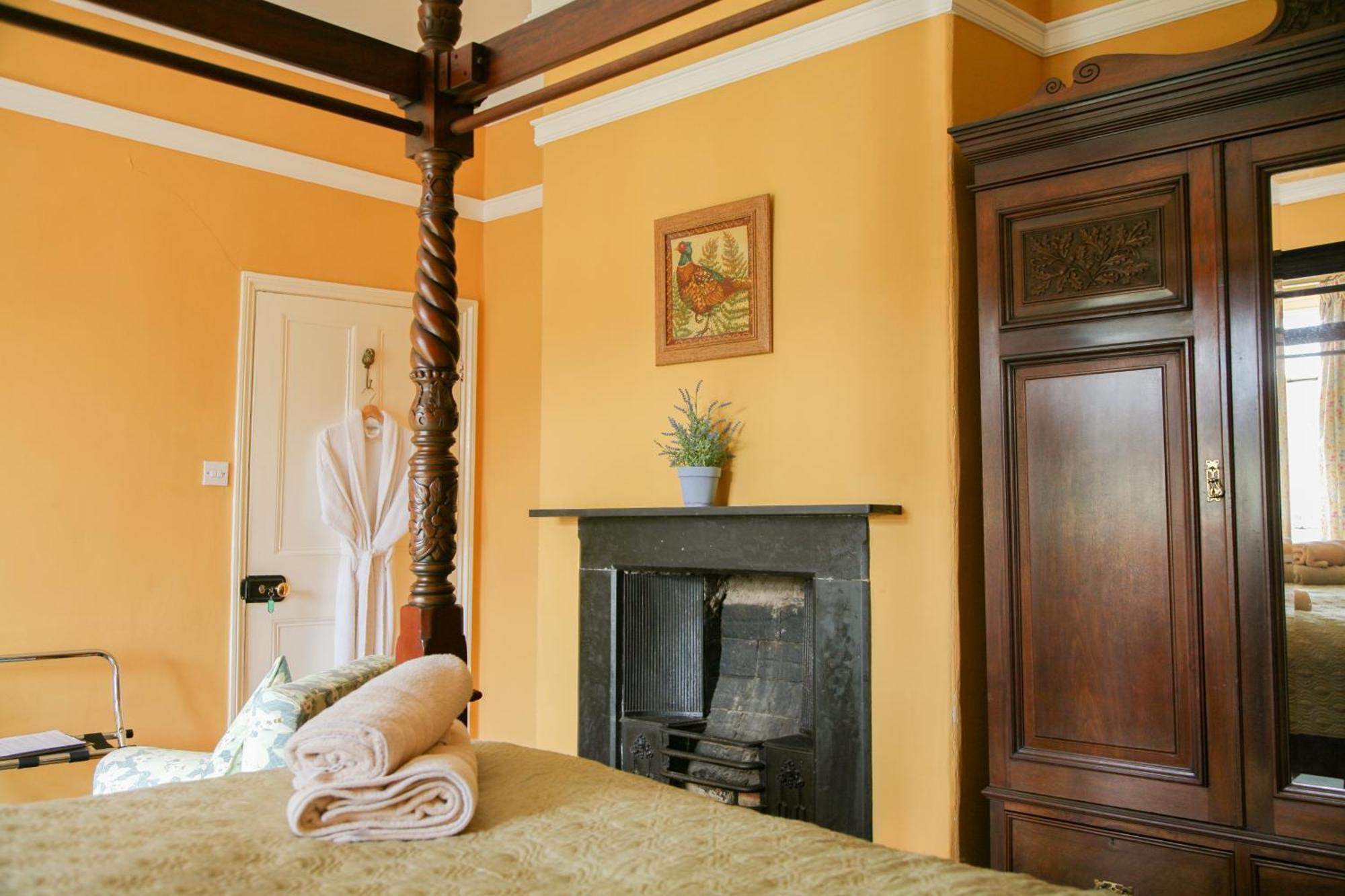Huntlands Farm Bed & Breakfast Бромярд Экстерьер фото